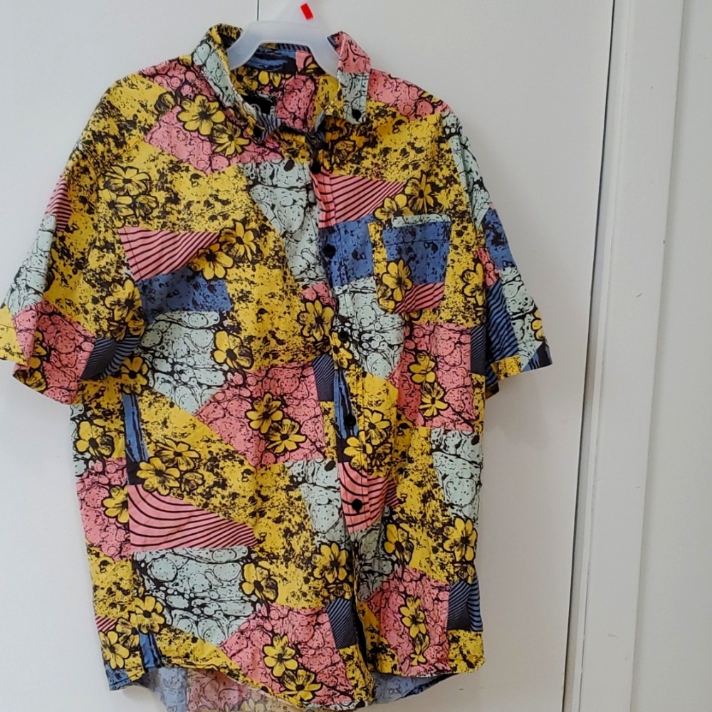 Men size small colorful summer button up shirt